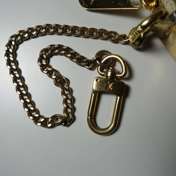 Louis Vuitton Vernis Patent Leather Miroir Heart Coin Purse, Sz 4 in x 4.25 in - Picture 6 of 16